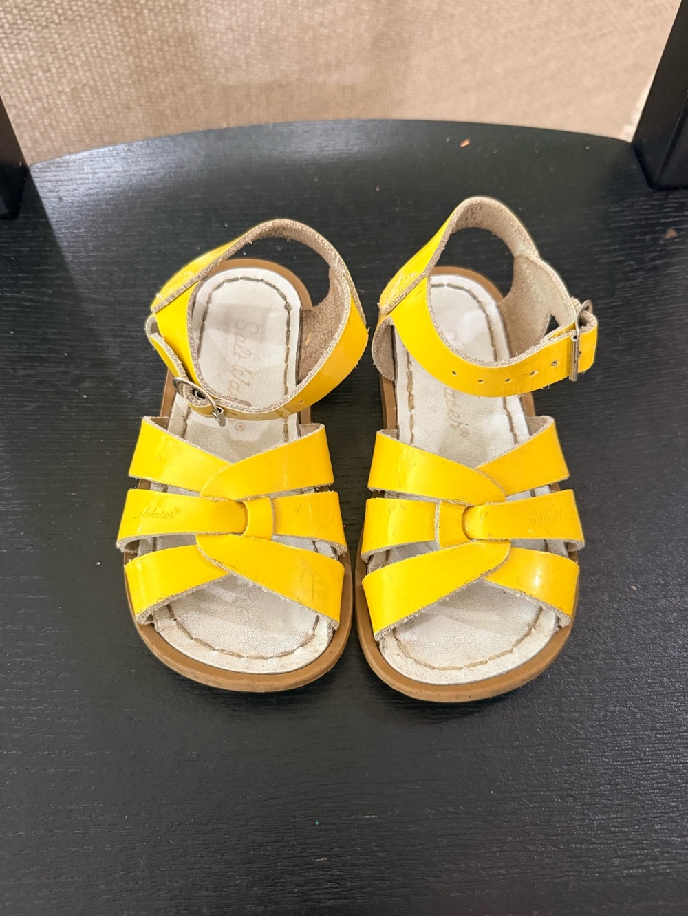 Saltwater Kids Sandals - size 9